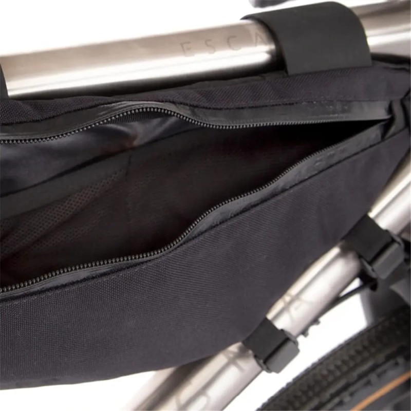 restrap-carry-everything-frame-bag-2-172776-f-sk6-w1550-h1080_4.jpg