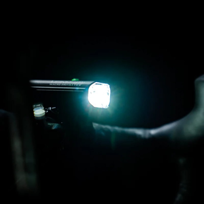 1-LED-4-V737_MACRODRIVE1400_FRONT_Web1500x1500_KP230725-002.jpg
