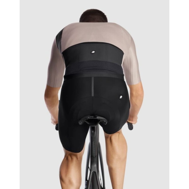 koszulka-assos-equipe-rs-s11-piaskowa-7.jpg