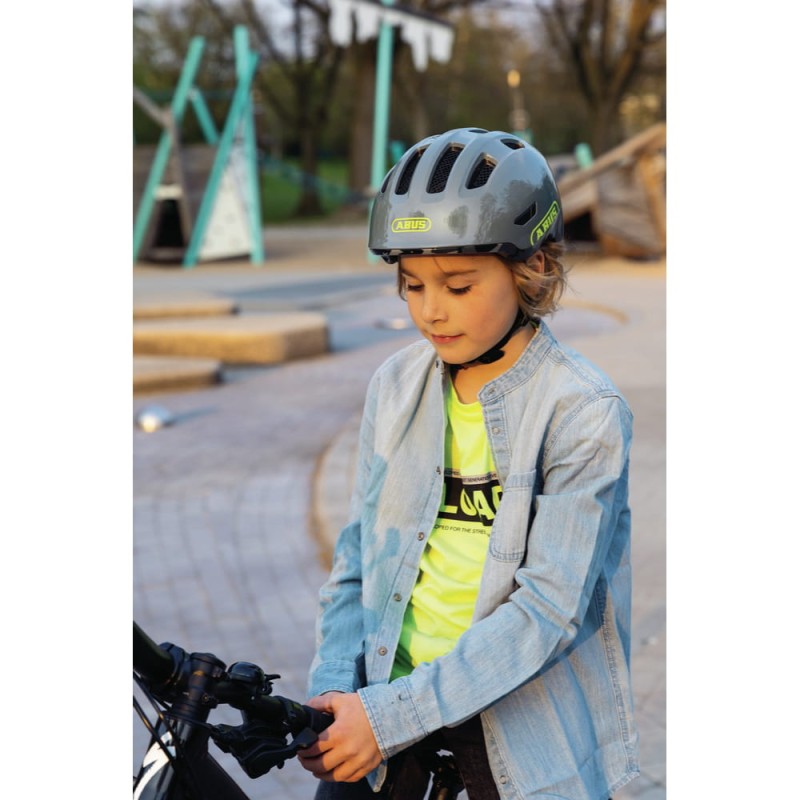kask-dzieciecy-abus-smiley-3.0-ace-led-7.jpg