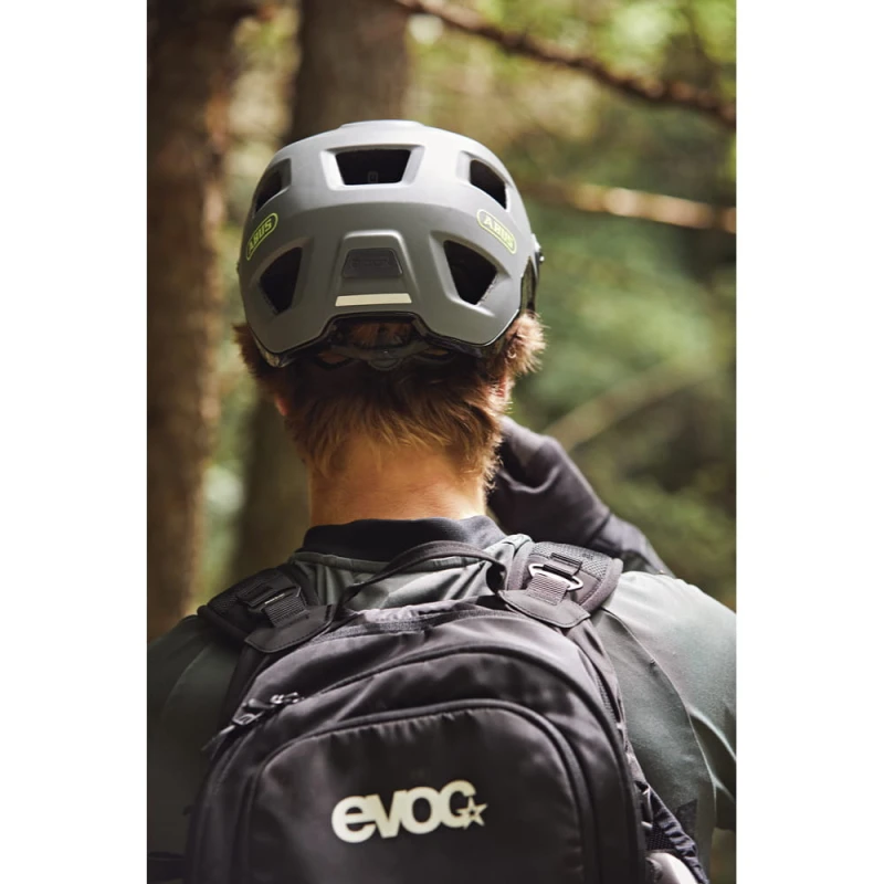 kask-rowerowy-abus-modrop-12.jpg