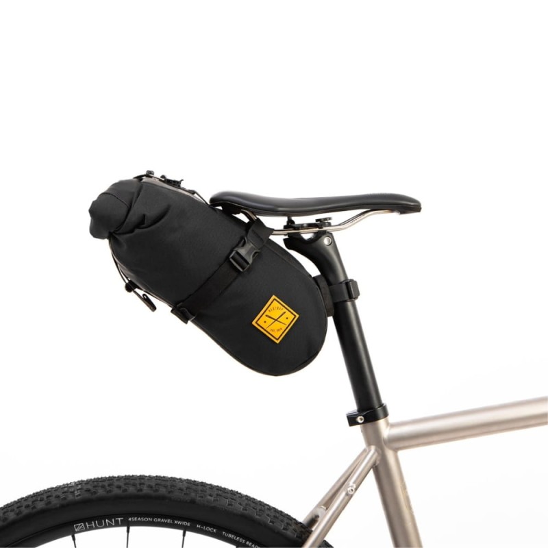 torba-podsiodlowa-restrap-saddle-pack-4.5l-czarna-1.jpg