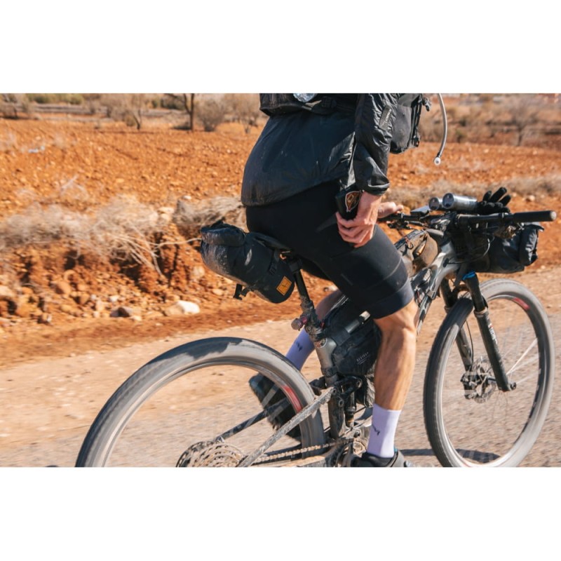 torba-podsiodlowa-restrap-saddle-pack-4.5l-czarna-7.jpg
