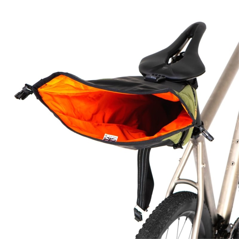 torba-podsiodlowa-restrap-saddle-pack-4.5l-oliwkowa-6.jpg