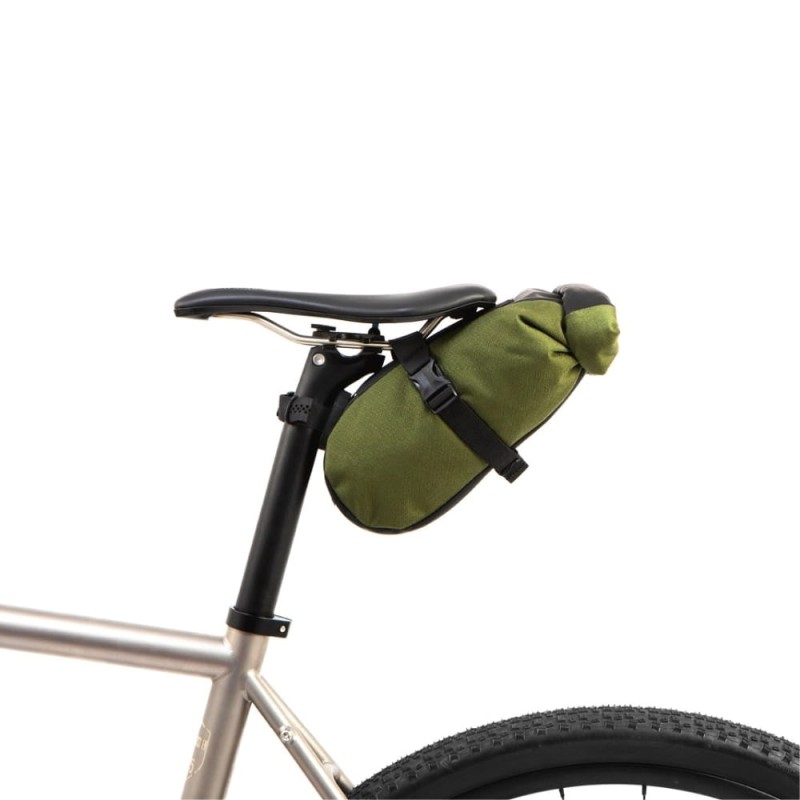 torba-podsiodlowa-restrap-saddle-pack-2.5l-oliwkowa-4.jpg