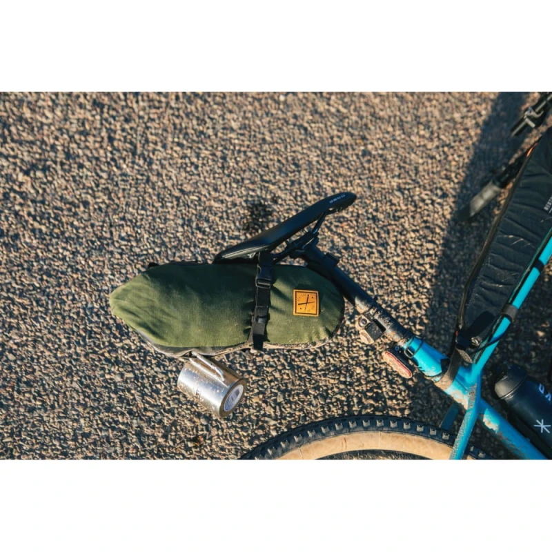torba-podsiodlowa-restrap-saddle-pack-2.5l-oliwkowa-7.jpg