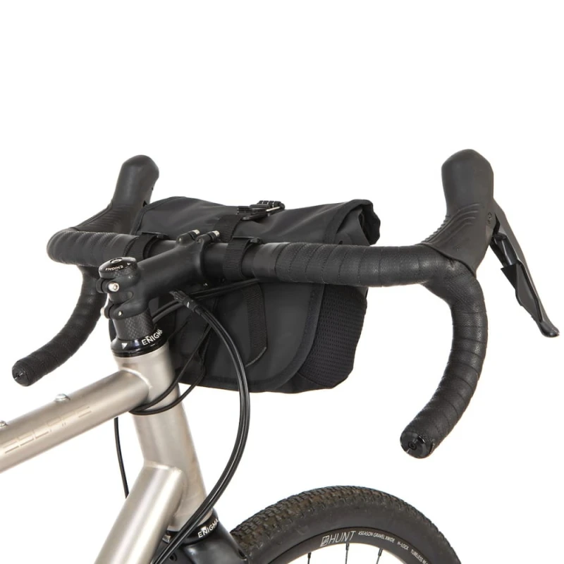 torba-na-kierownice-restrap-rolltop-canister-4l-4.jpg