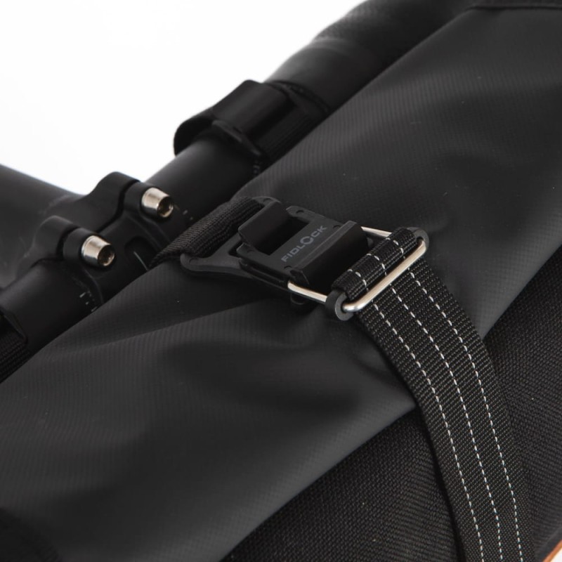 torba-na-kierownice-restrap-rolltop-canister-4l-6.jpg