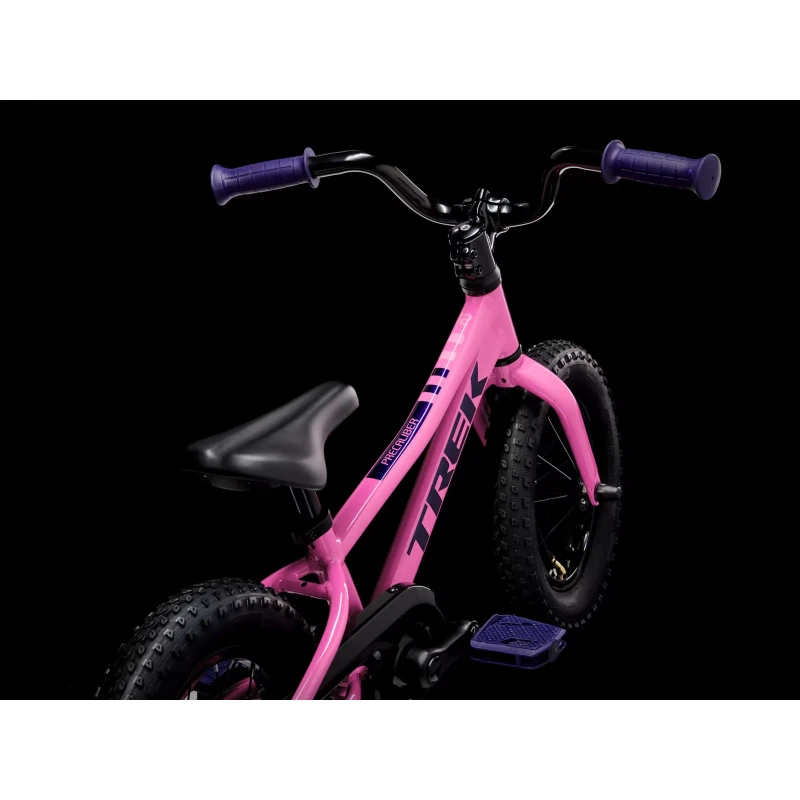 Rower dziecięcy Trek Precaliber 12 2026 Różowy - widok z tyłu