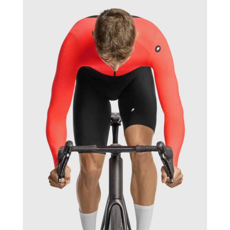 koszulka-z-dlugim-rekawem-assos-equipe-r-spring-fall-s11-czerwona-5.webp