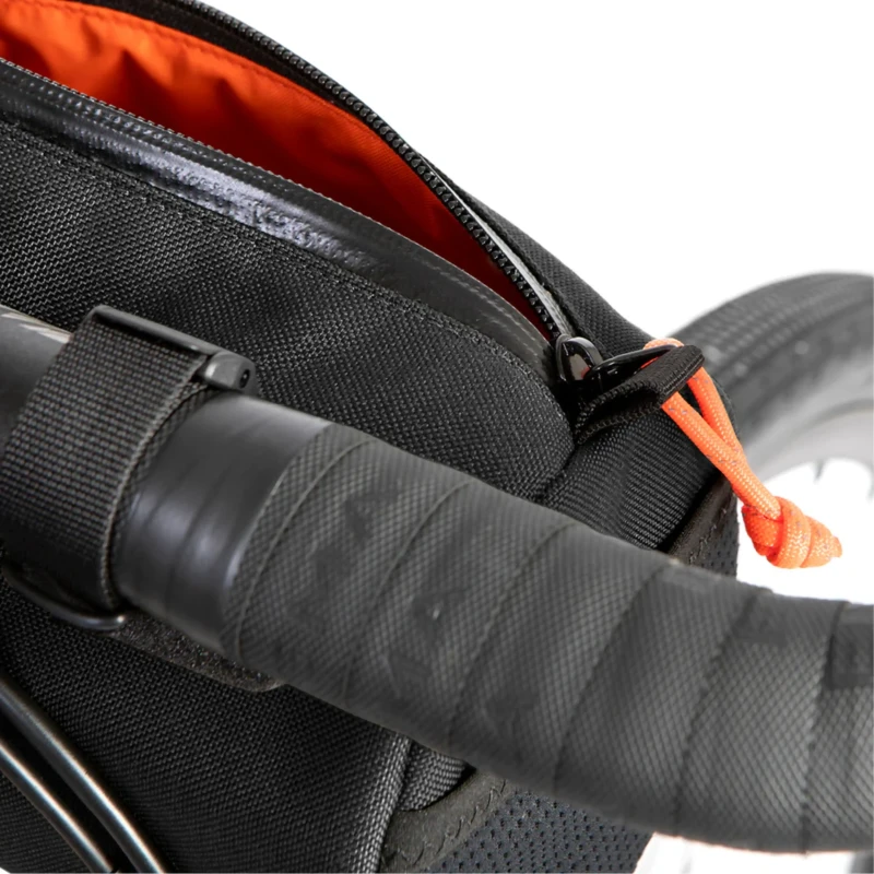 torba-na-kierownice-restrap-carry-everything-canister-bag-czarna-9.webp