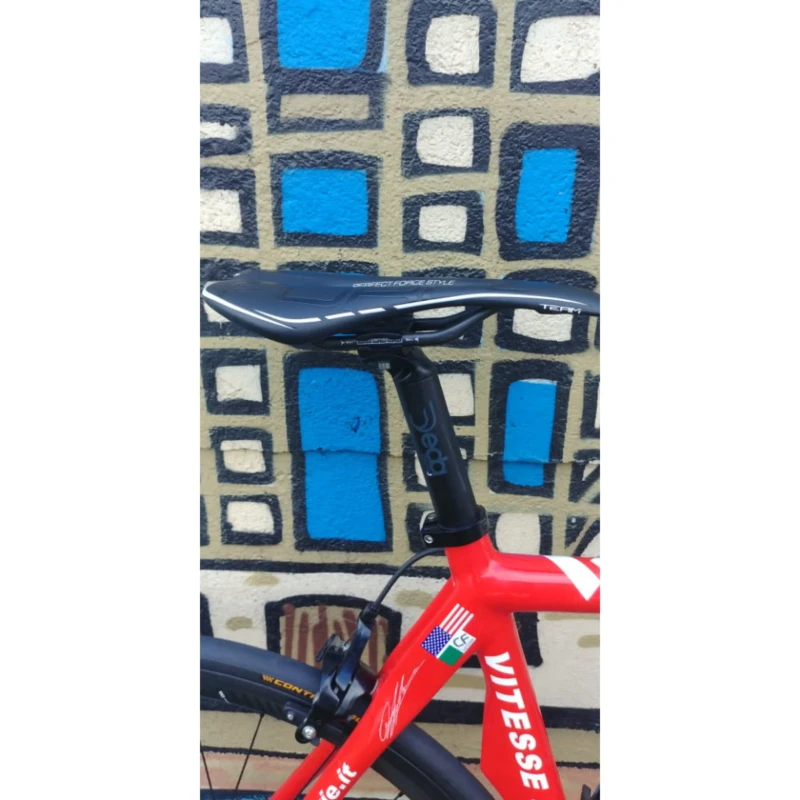 Rower szosowy VeloVie Vitesse 300SE 54cm z kołami aluminiowymi - siodełko