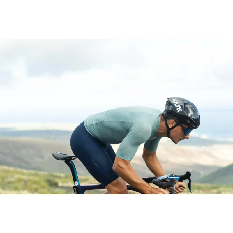 kask-rowerowy-kask-utopia-y-czarny-5.webp