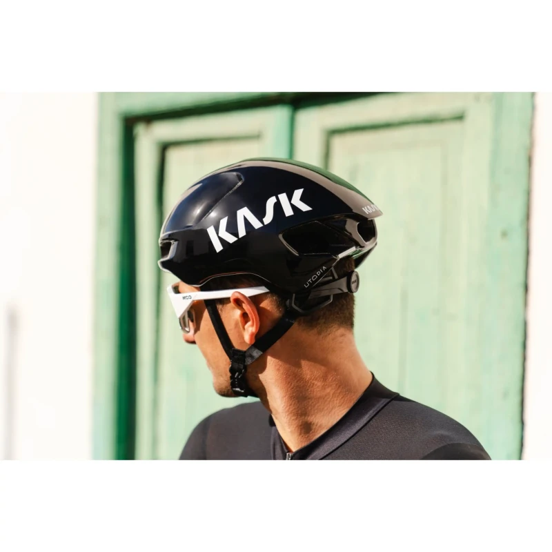 kask-rowerowy-kask-utopia-y-czarny-6.webp
