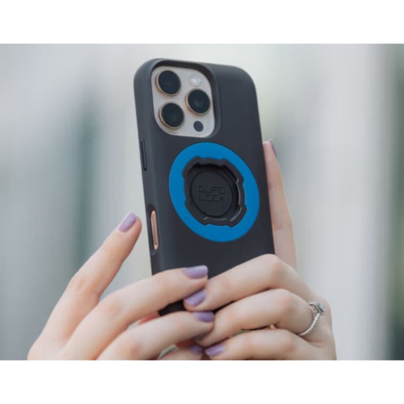 Etui Quad Lock Mag Case - iPhone 17 Pro Max - podczas użytkowania