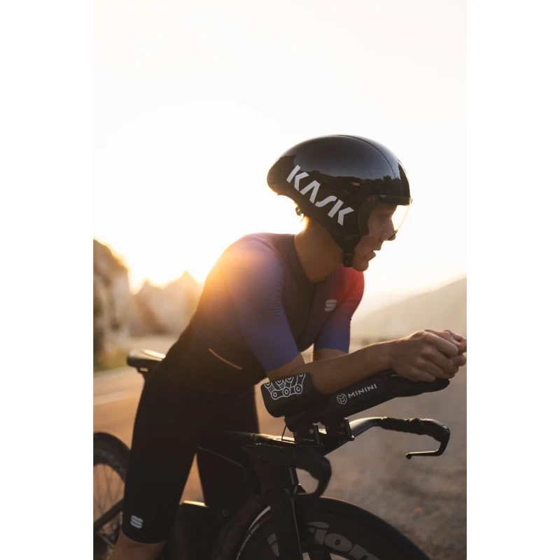 kask-rowerowy-kask-bambino-pro-czarny-6.webp