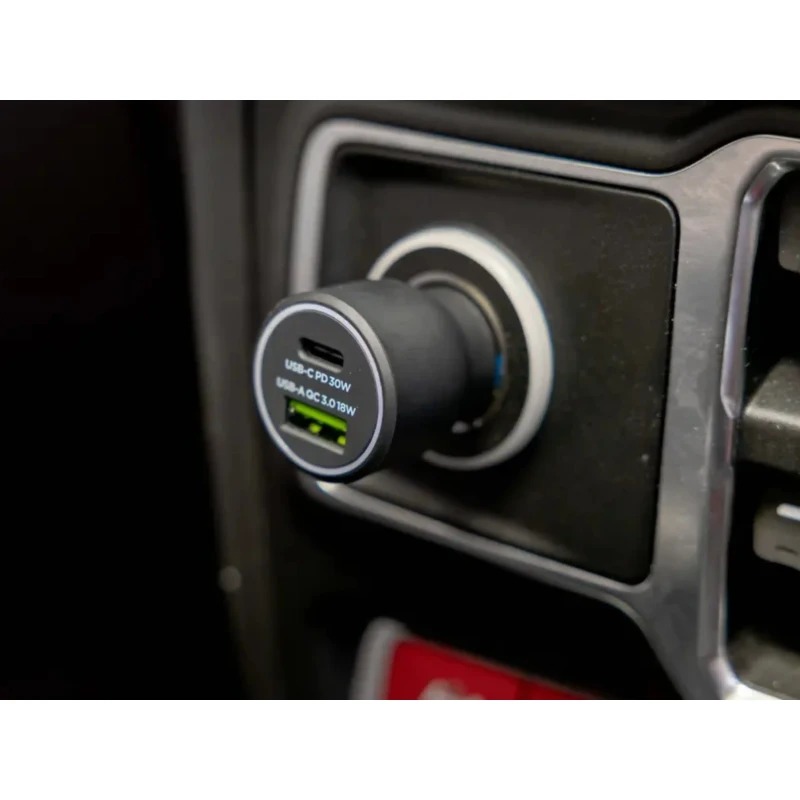 ladowarka-samochodowa-quad-lock-48w-dual-car-charger-usb-c-pd--plus-usb-a-qc3.0-4.webp