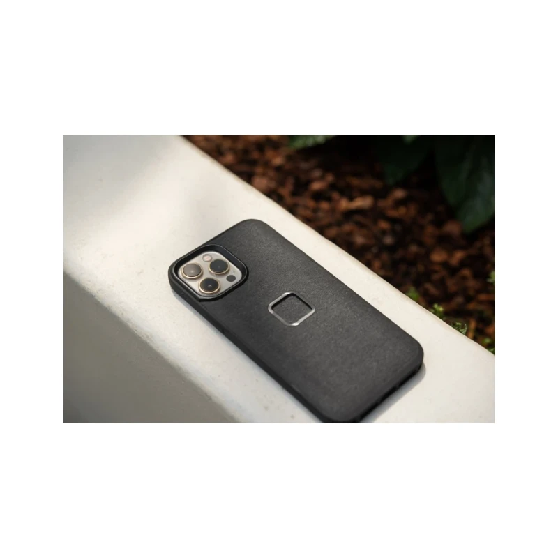 etui-peak-design-mobile-everyday-case-fabric-iphone-16-pro-max-grafitowe-11.webp