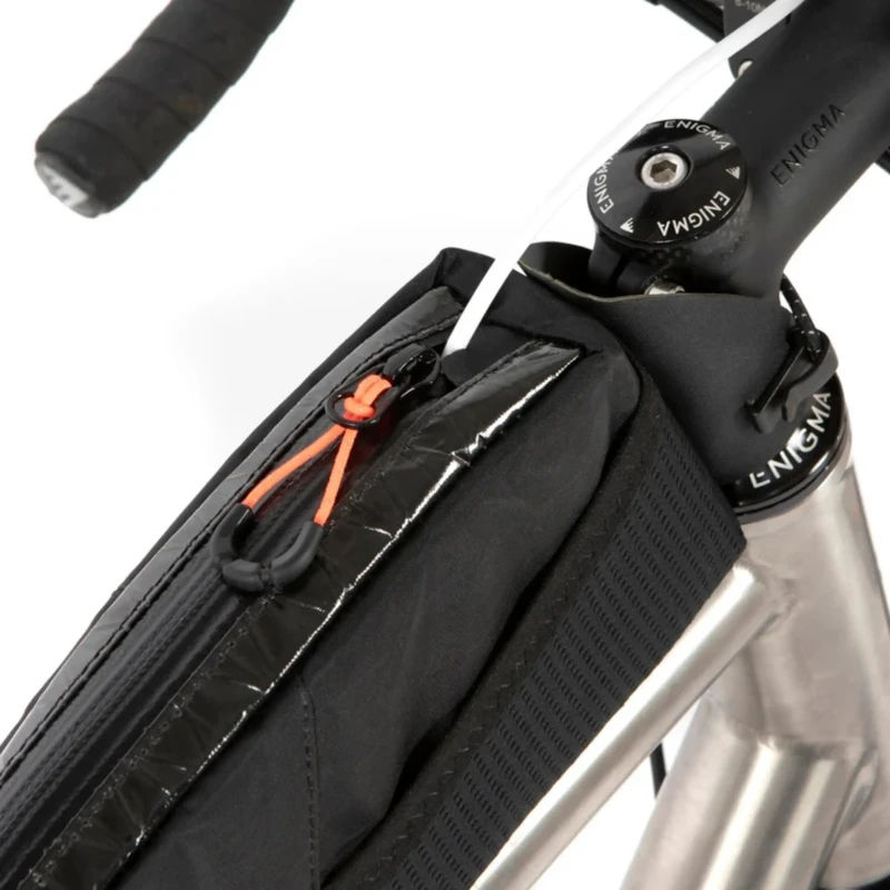 torba-na-rame-restrap-race-top-tube-bag-1.5l-3.webp