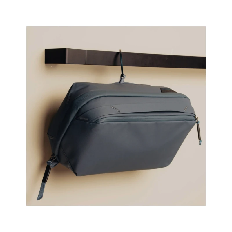 kosmetyczka-travel-line-peak-design-wash-pouch-niebieska-6.webp