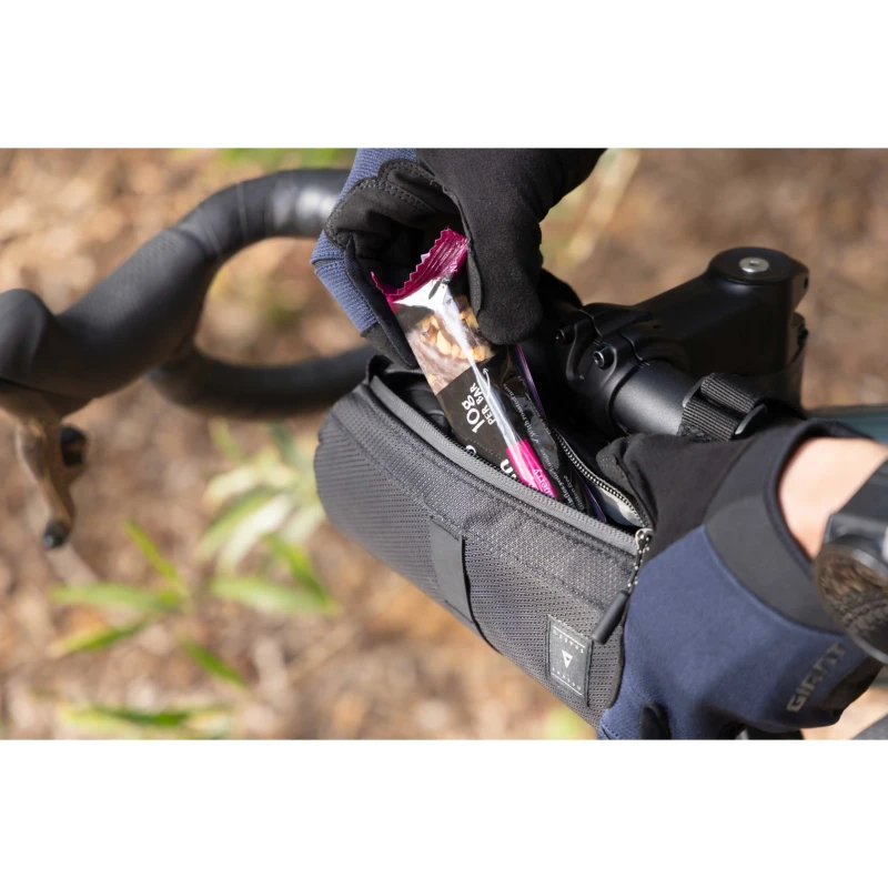 torba-na-kierownice-giant-shadow-sl-burrito-zielona-8.webp