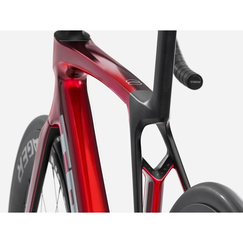 rower-szosowy-trek-madone-sl-7-gen-8-czerwony-4.webp