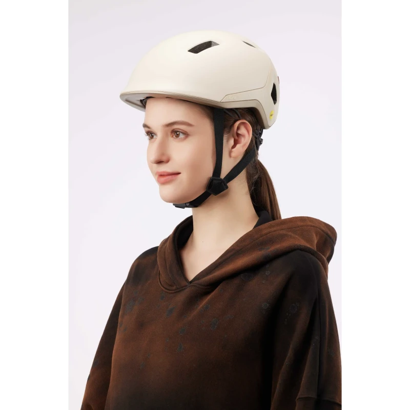 kask-liv-novo-mips-bezowy-9.webp