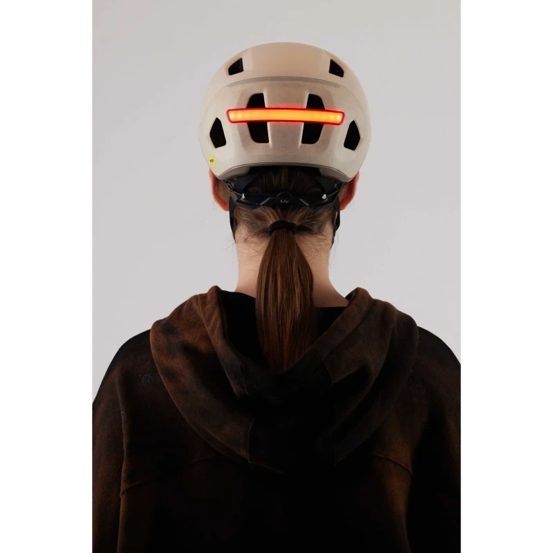 kask-liv-novo-mips-bezowy-12.webp