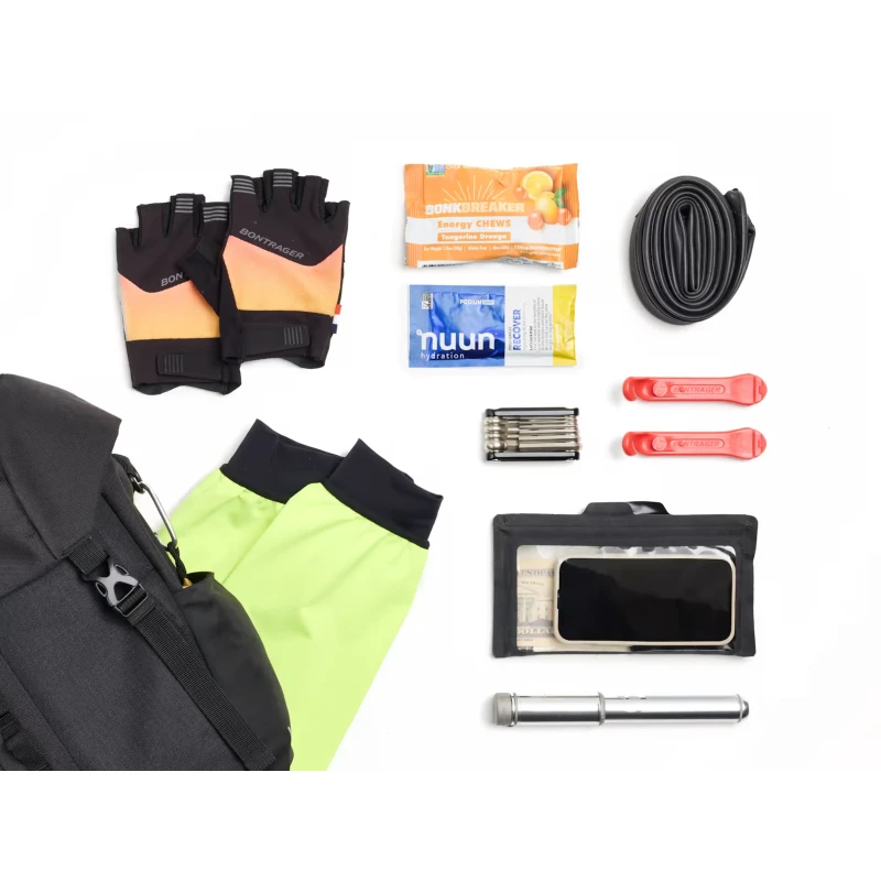 sakwa-pojedyncza-trek-mik-studs-czarna-2.webp