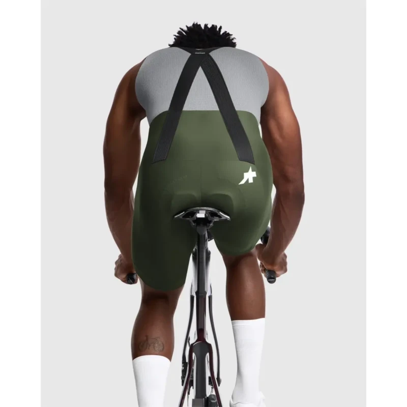spodenki-rowerowe-assos-mille-gt-s11-zielone-6.webp