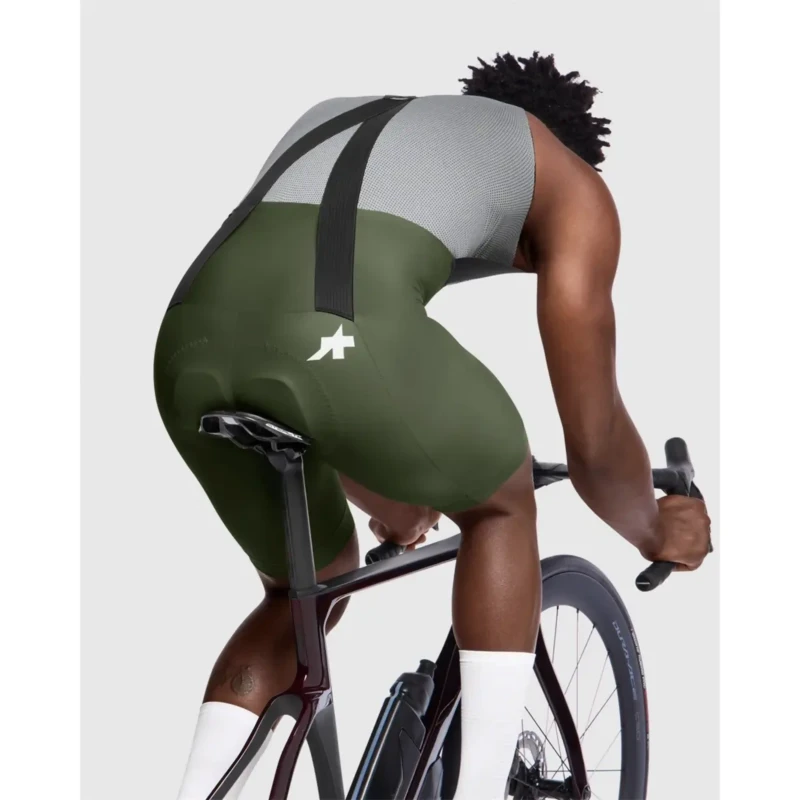 spodenki-rowerowe-assos-mille-gt-s11-zielone-7.webp