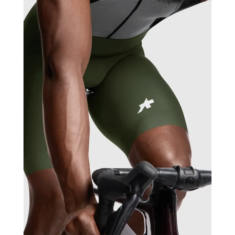 spodenki-rowerowe-assos-mille-gt-s11-zielone-9.webp