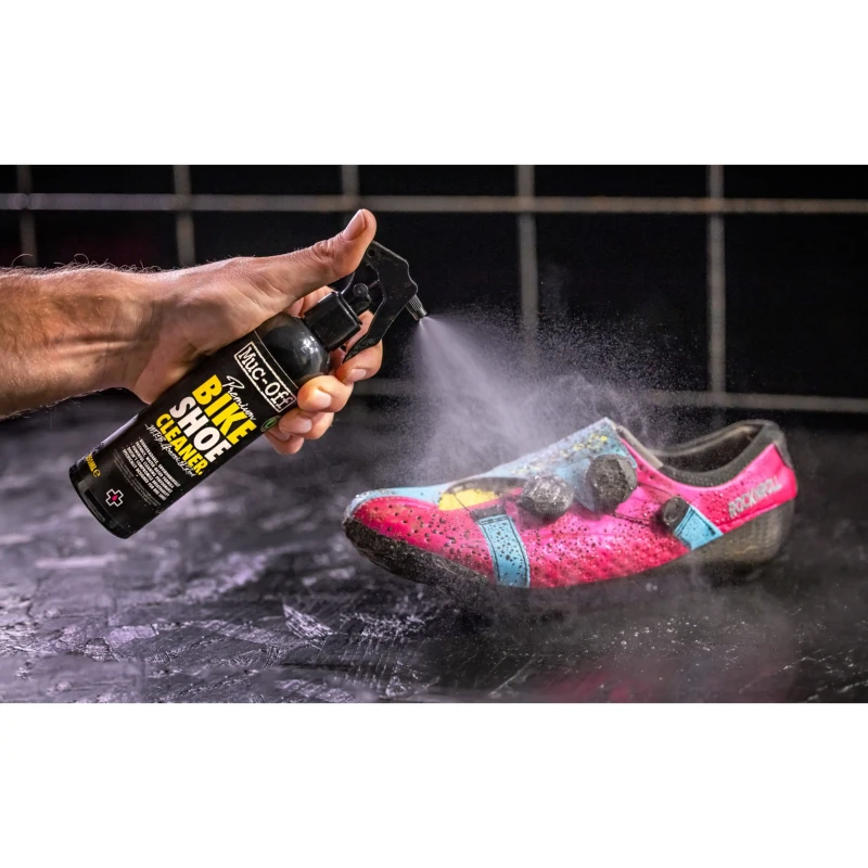 preparat-czyszczacy-do-butow-muc-off-premium-bike-shoe-cleaner-250ml-2.webp