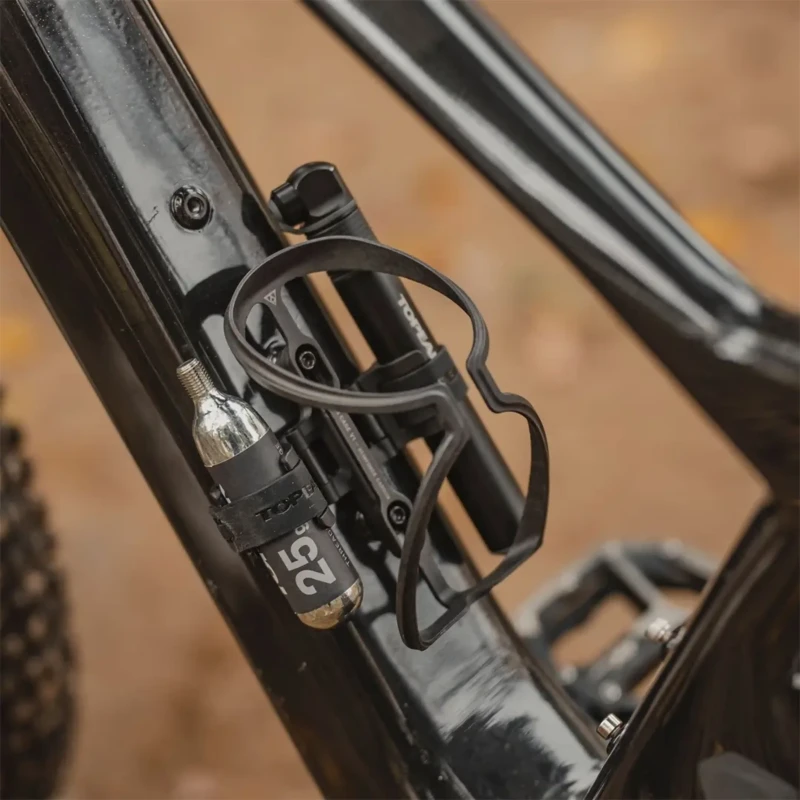 system-montazowy-do-koszyka-na-bidon-topeak-side-mount-2.webp