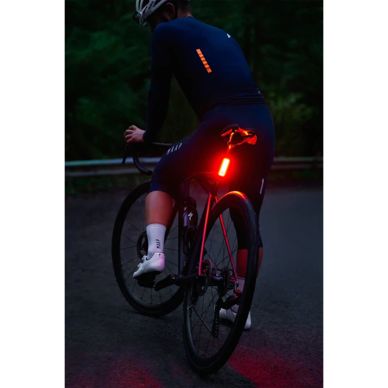 zestaw-lampek-knog-blinder-pro-1400-r150-5.webp