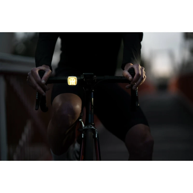 lampka-przednia-knog-blinder-skull-5.webp