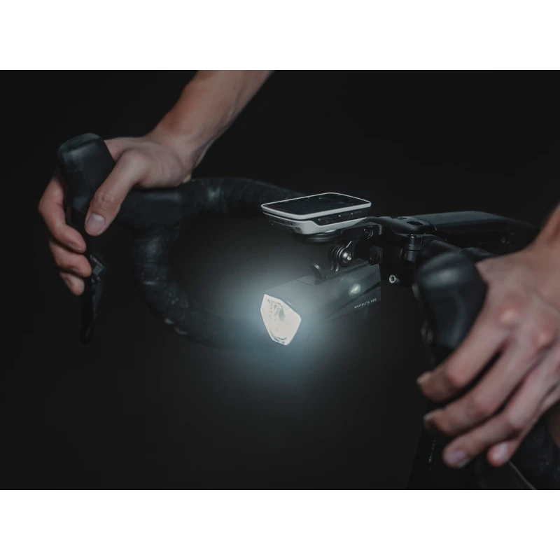 lampka-przednia-topeak-whitelite-400-3.webp