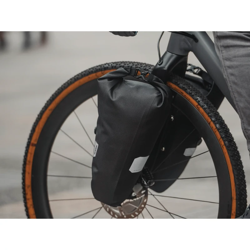 torba-na-widelec-topeak-loader-qr-fork-drybag-5.8l-3.webp