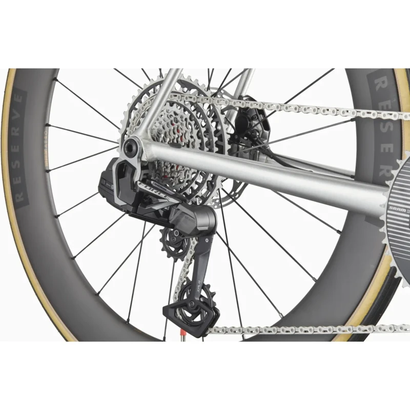 rower-szosowy-cannondale-caad14-1-srebrny-5.webp