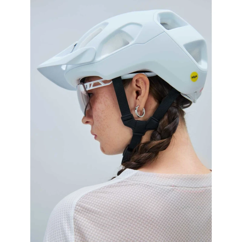 kask-rowerowy-poc-cularis-szary-5.webp