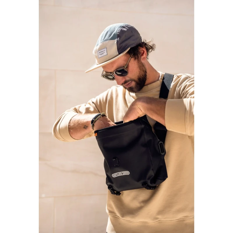 torba-na-kierownice-ortlieb-velo-sling-3l-czarna-16.webp