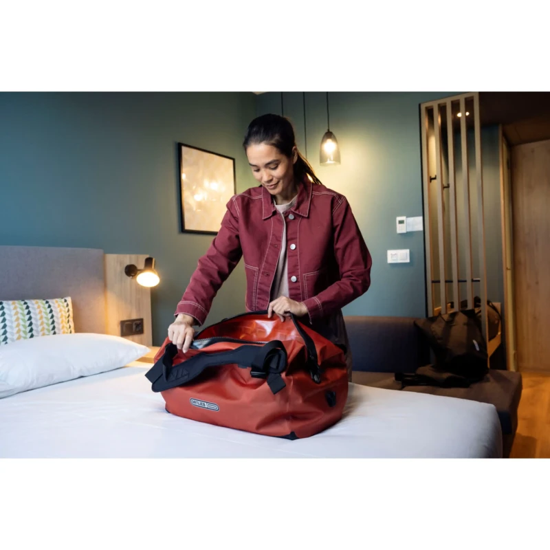 torba-podrozna-ortlieb-duffle-lite-40l-czarna-13.webp