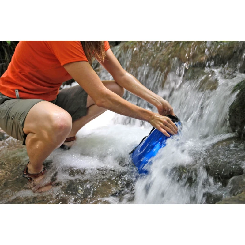 worek-na-wode-ortlieb-water-bag-2l-niebieski-8.webp
