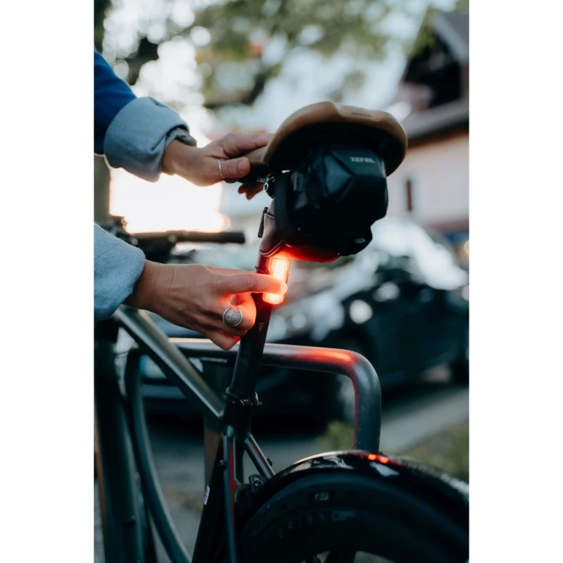 zestaw-lampek-zefal-vision-f20-r20-7.webp