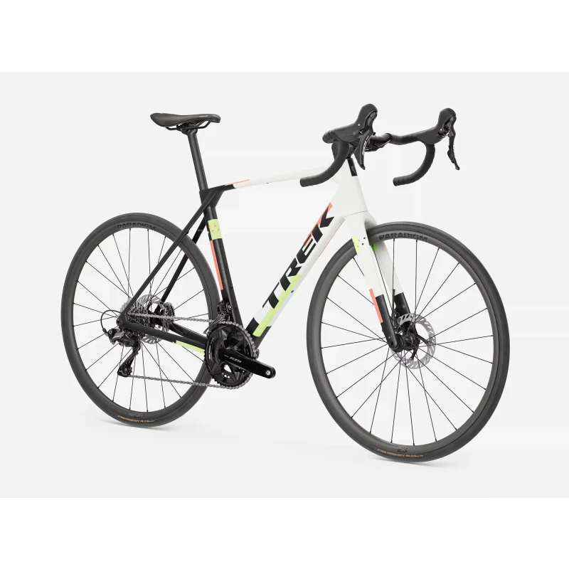 rower-szosowy-trek-domane-sl-5-gen-5-bialo-czarny-2.webp