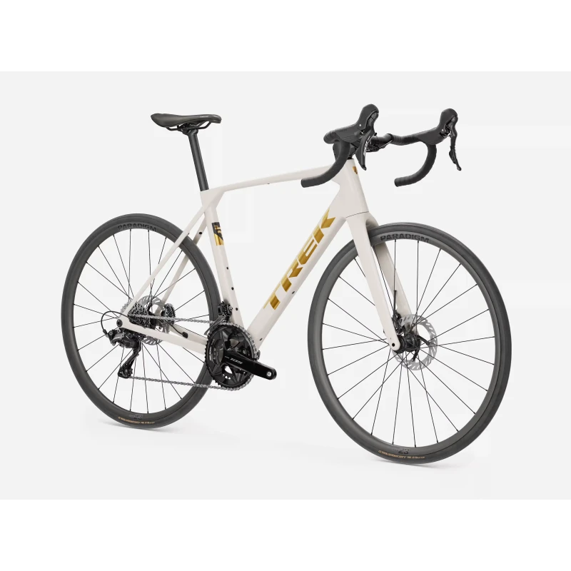 rower-szosowy-trek-domane-sl-5-gen-5-bialo-zloty-2.webp