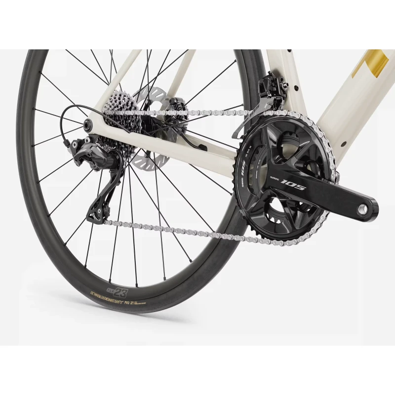 rower-szosowy-trek-domane-sl-5-gen-5-bialo-zloty-5.webp