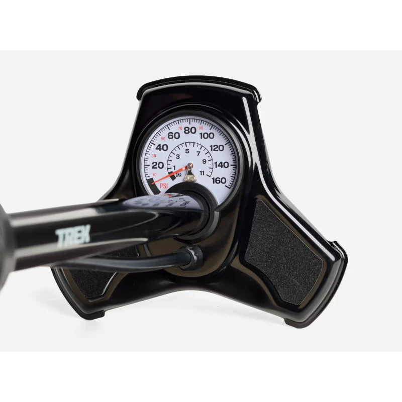 pompka-podlogowa-trek-charger-3.webp