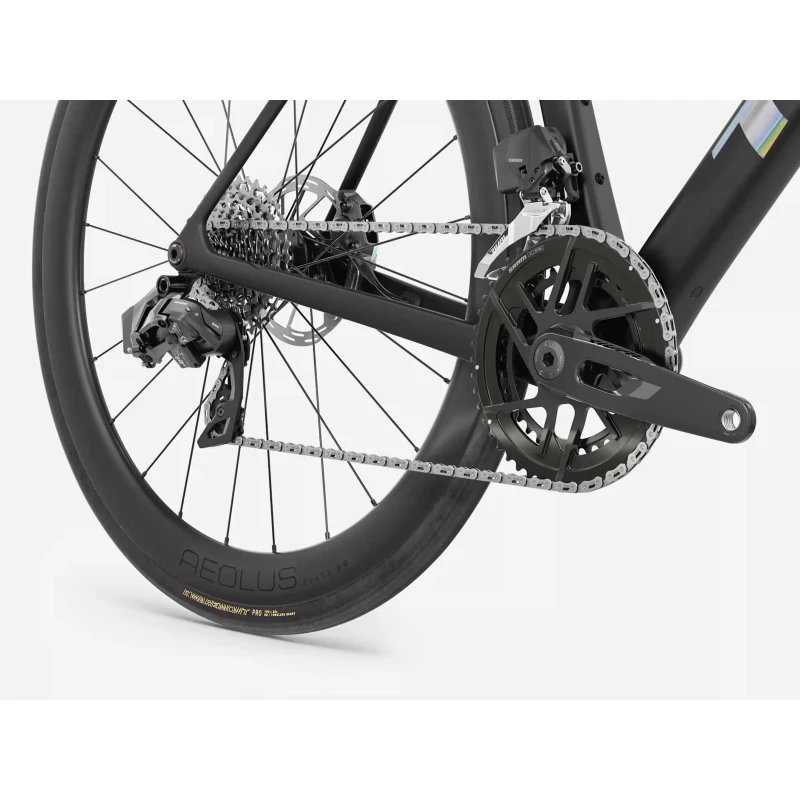 rower-szosowy-trek-domane-sl-6-axs-gen-5-czarny-5.webp