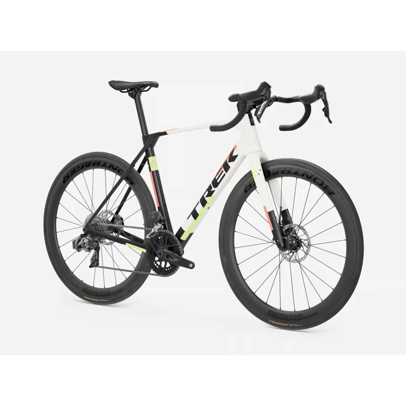 rower-szosowy-trek-domane-sl-6-axs-gen-5-bialo-czarny-2.webp